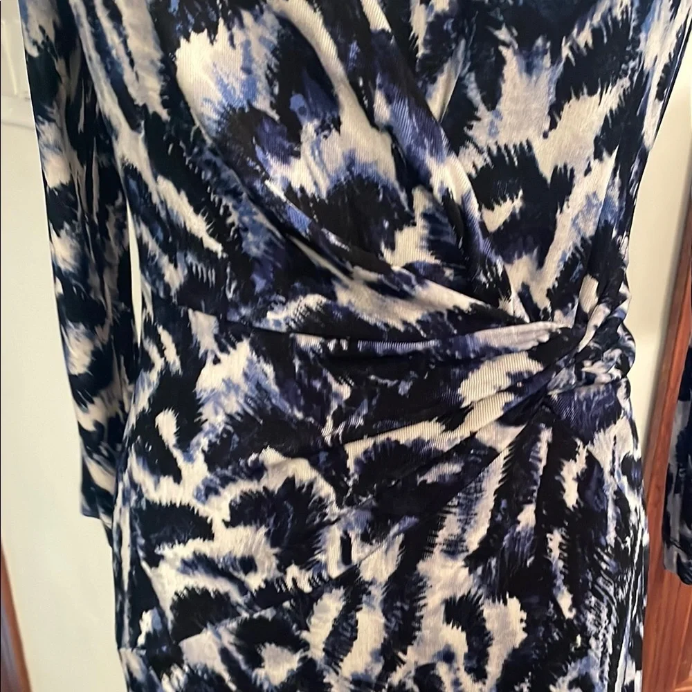 Chico’s Traveler Blue Leopard Faux Wrap Black and White Patterned Dress Size 0 - Picture 8 of 10